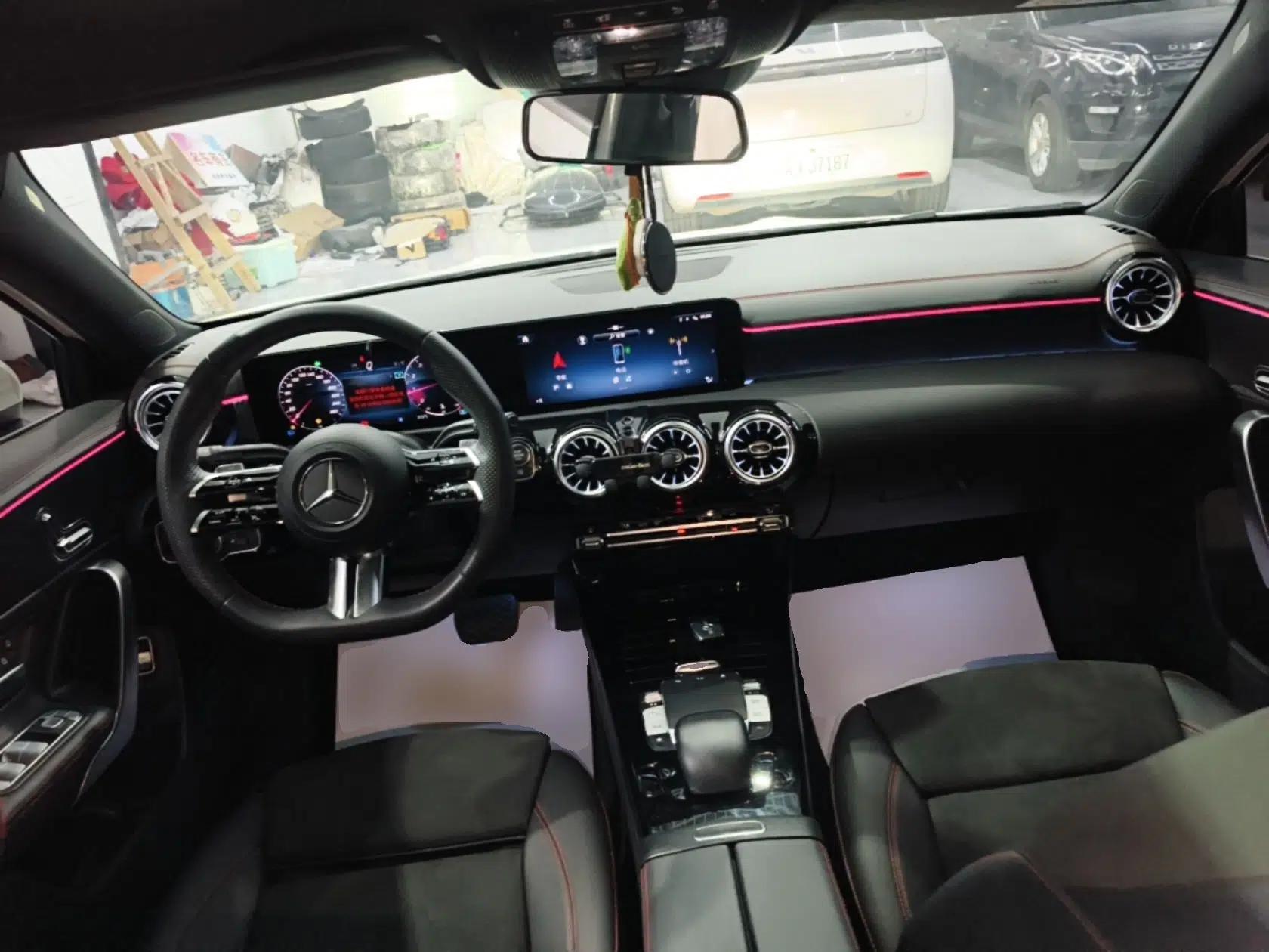 Mercedes-Benz A-Class 2023 A 200 L Fashion Model — миниатюра 12