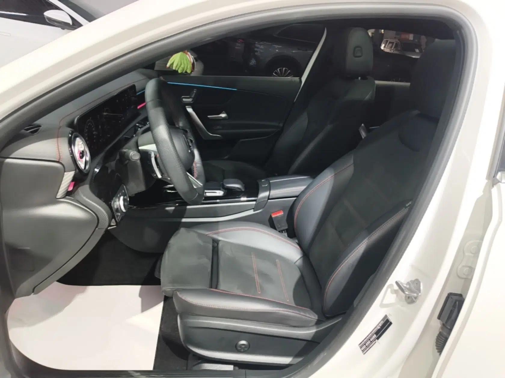 Mercedes-Benz A-Class 2023 A 200 L Fashion Model — миниатюра 17
