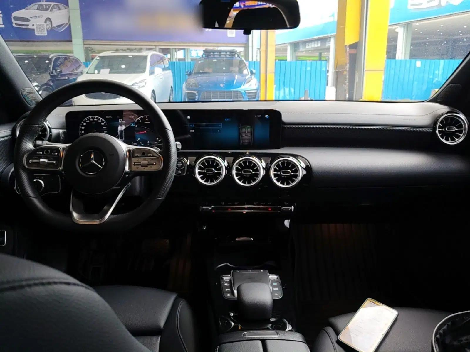 Mercedes-Benz A-Class 2022 Restyled A 200 L Sport Sedan Fashion Version — миниатюра 12