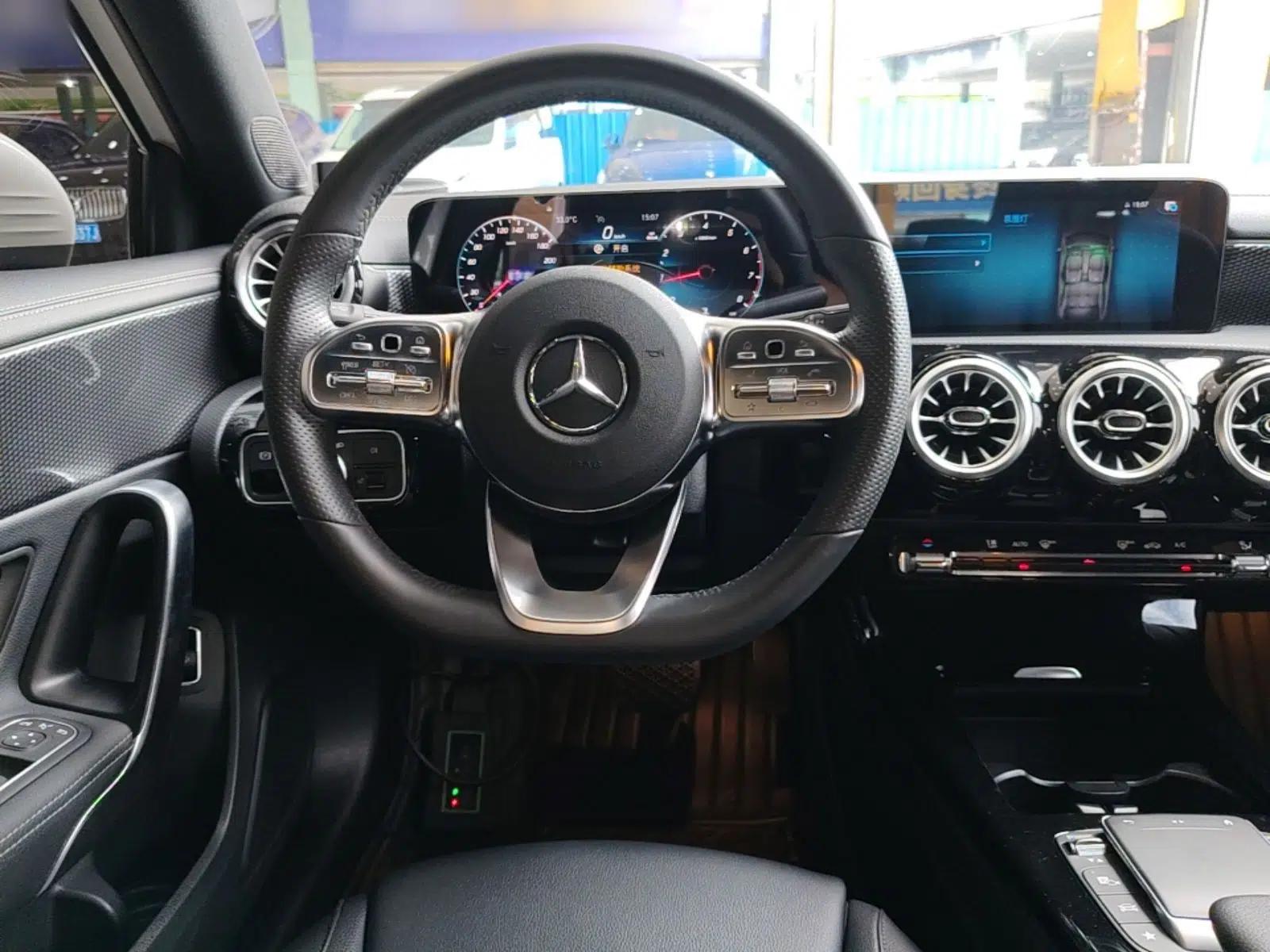 Mercedes-Benz A-Class 2022 Restyled A 200 L Sport Sedan Fashion Version — миниатюра 13