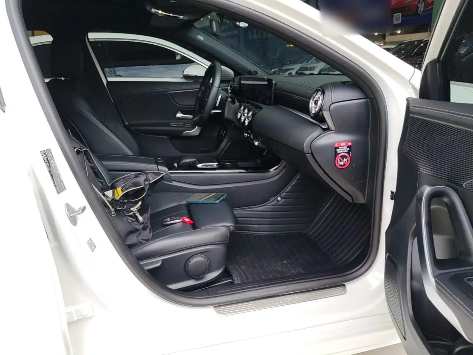 Mercedes-Benz A-Class 2022 Restyled A 200 L Sport Sedan Fashion Version — миниатюра 19