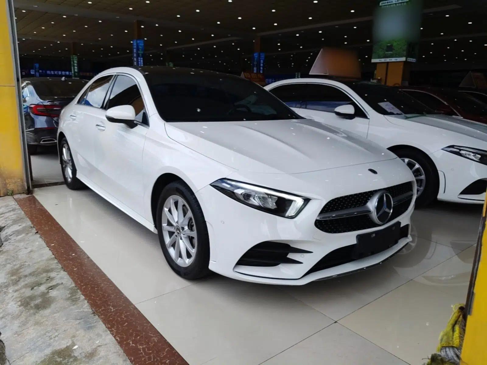 Mercedes-Benz A-Class 2022 Restyled A 200 L Sport Sedan Fashion Version — миниатюра 3