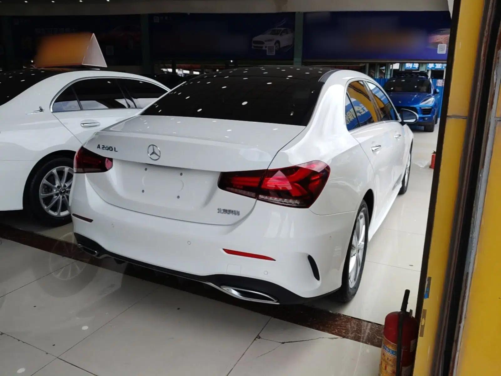 Mercedes-Benz A-Class 2022 Restyled A 200 L Sport Sedan Fashion Version — миниатюра 6
