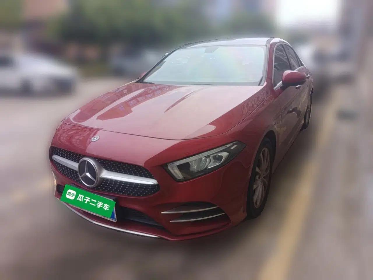 Mercedes-Benz A-Class 2020 Restyled A 200 L Sport Sedan Fashion Version — миниатюра 1