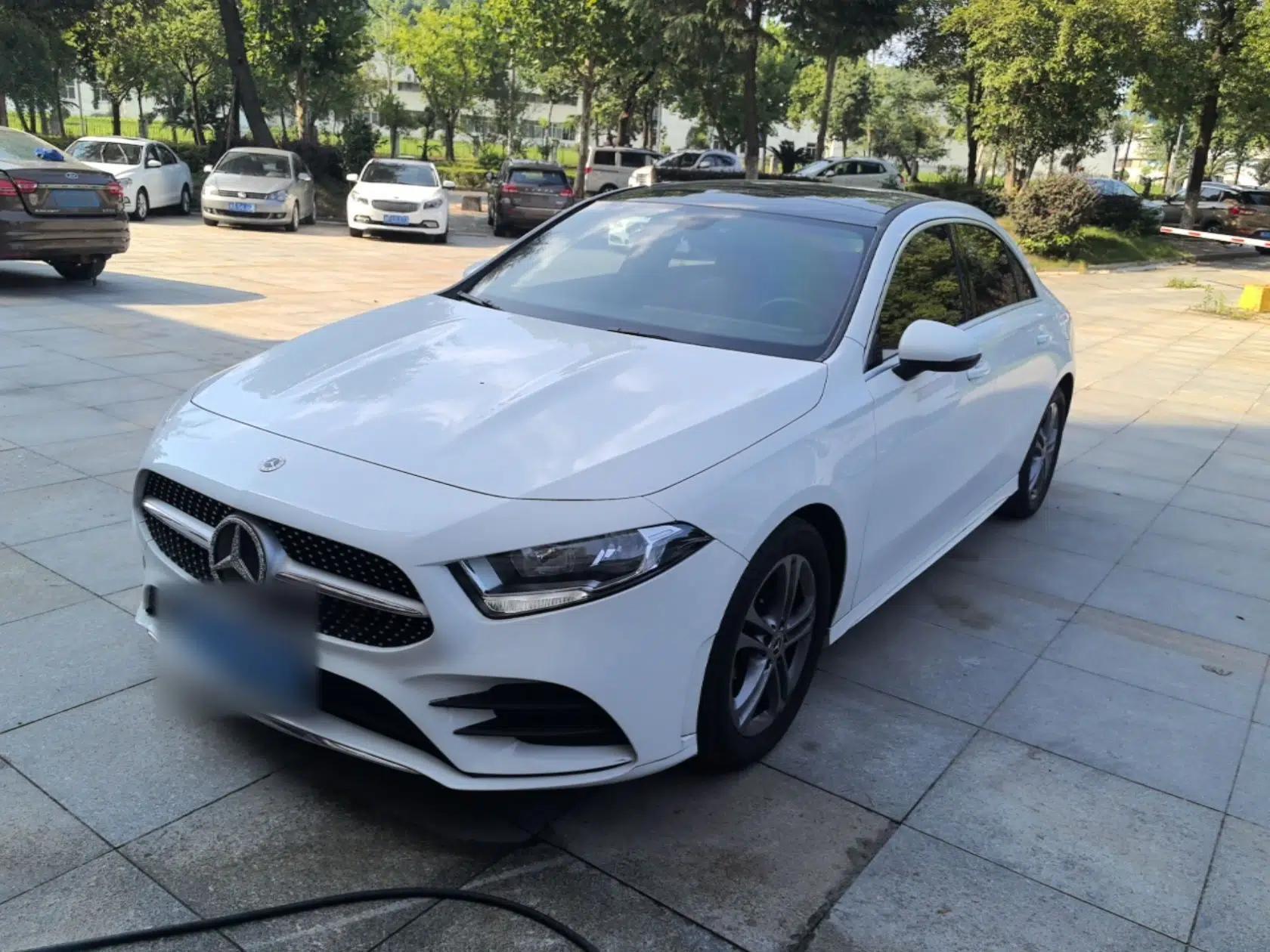 Mercedes-Benz A-Class 2022 A 180 L Sport Sedan — миниатюра 1
