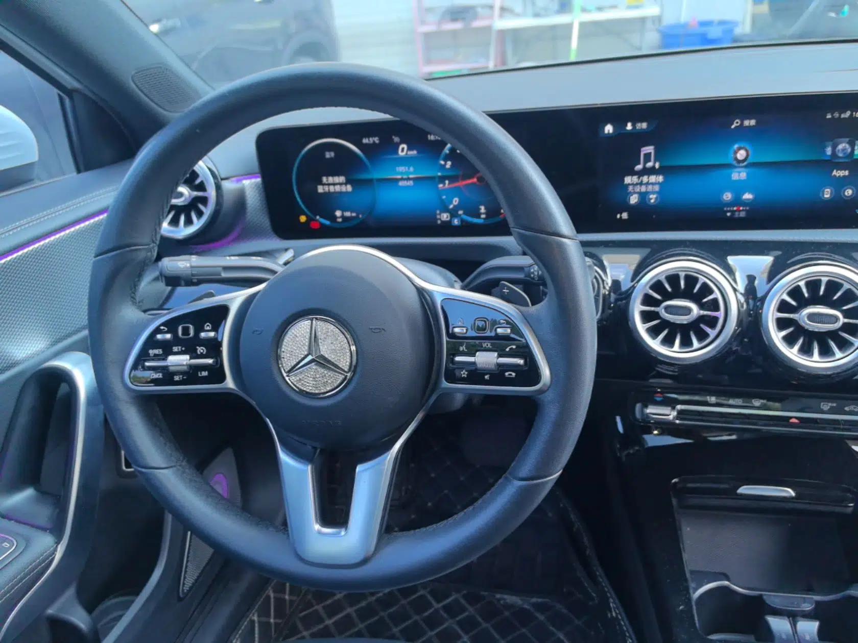 Mercedes-Benz A-Class 2022 A 180 L Sport Sedan — миниатюра 18