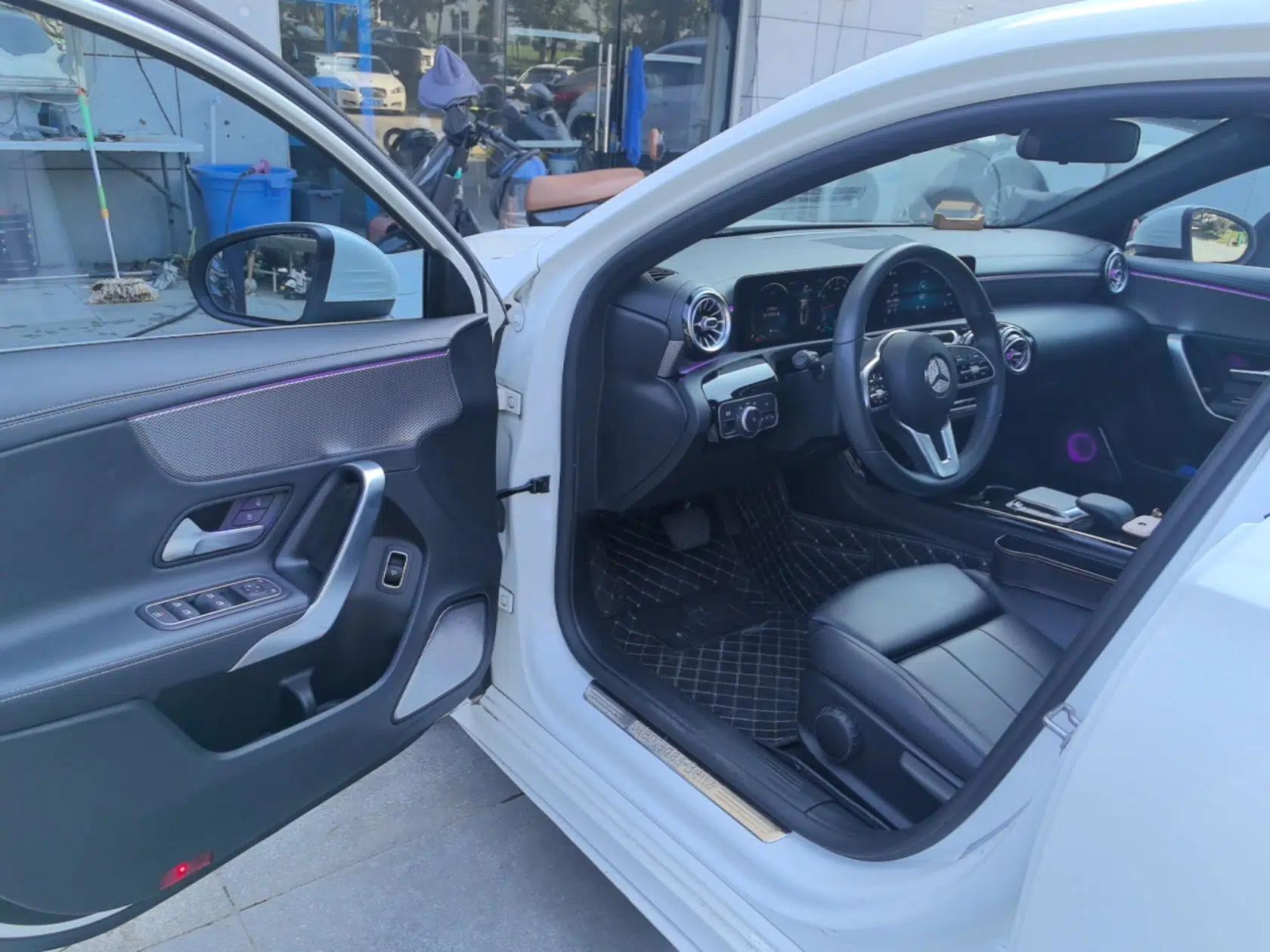Mercedes-Benz A-Class 2022 A 180 L Sport Sedan — миниатюра 23
