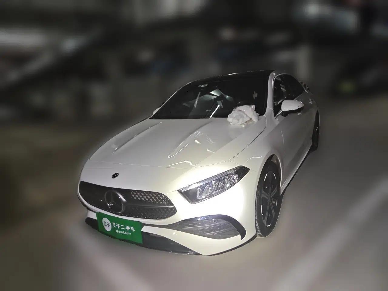 Mercedes-Benz A-Class 2023 A 200 L Fashion Model — миниатюра 1