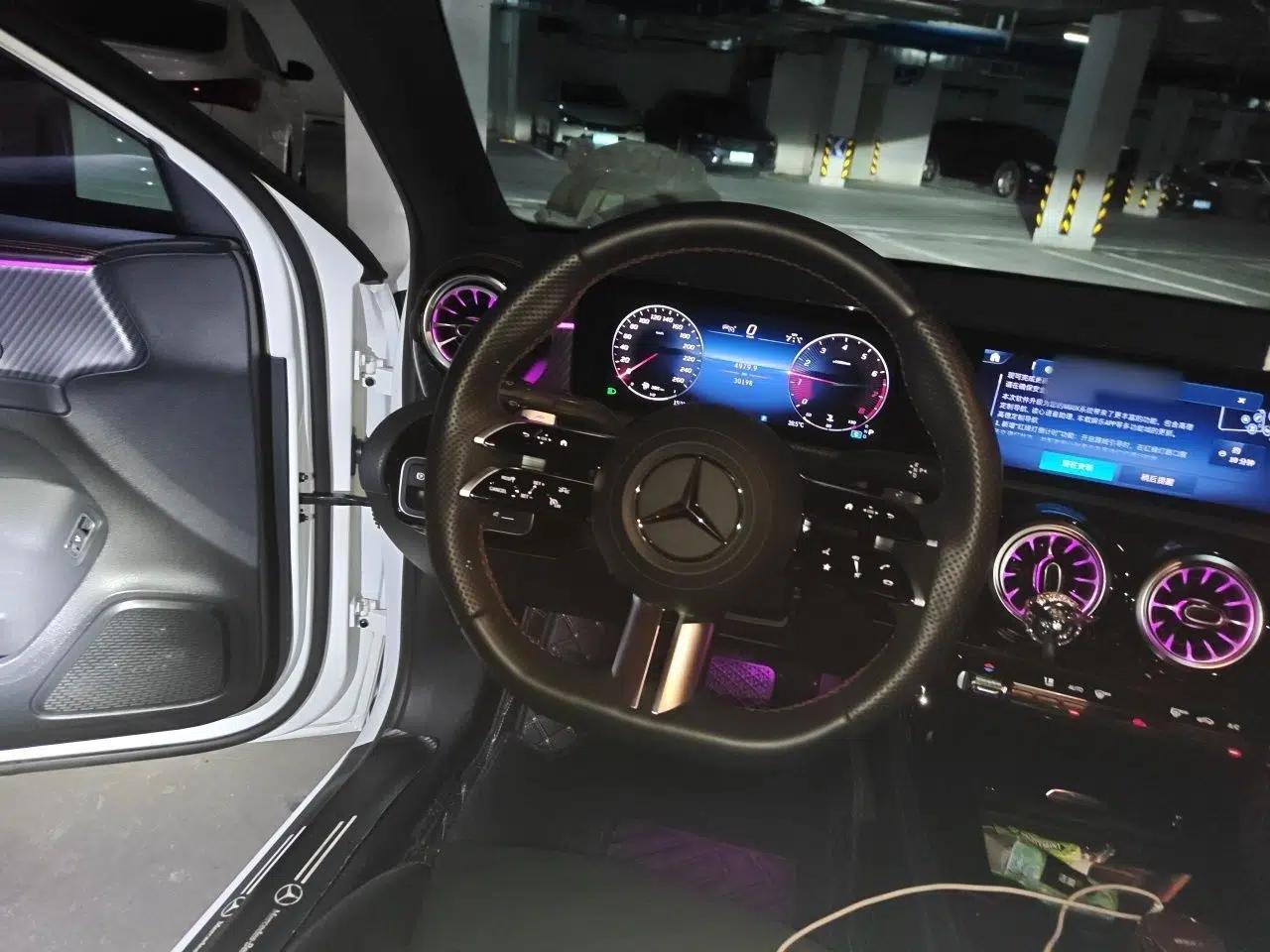 Mercedes-Benz A-Class 2023 A 200 L Fashion Model — миниатюра 10