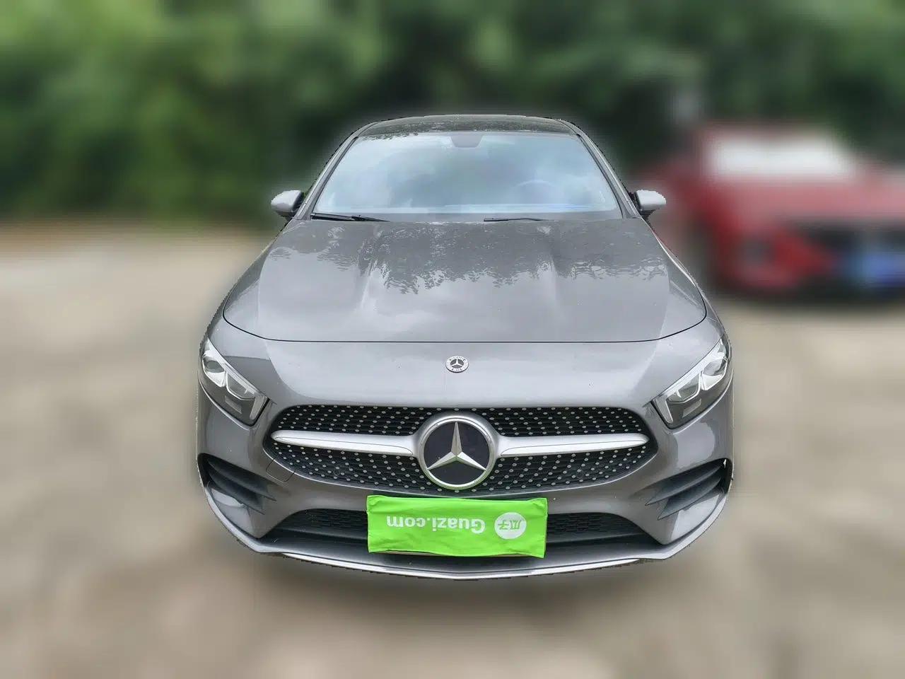 Mercedes-Benz A-Class 2022 Second Facelift A 200 L Sport Sedan Fashion Version — миниатюра 2