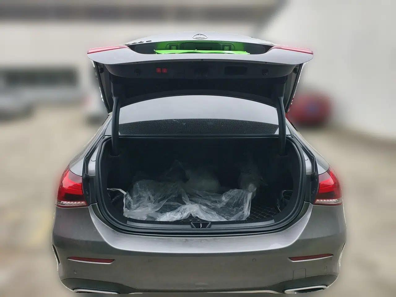 Mercedes-Benz A-Class 2022 Second Facelift A 200 L Sport Sedan Fashion Version — миниатюра 19