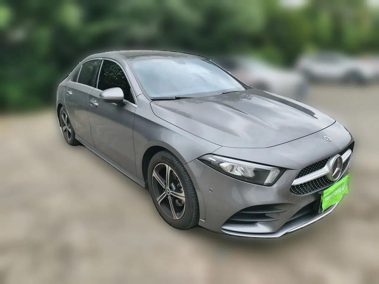 Mercedes-Benz A-Class 2022 Second Facelift A 200 L Sport Sedan Fashion Version — миниатюра 3