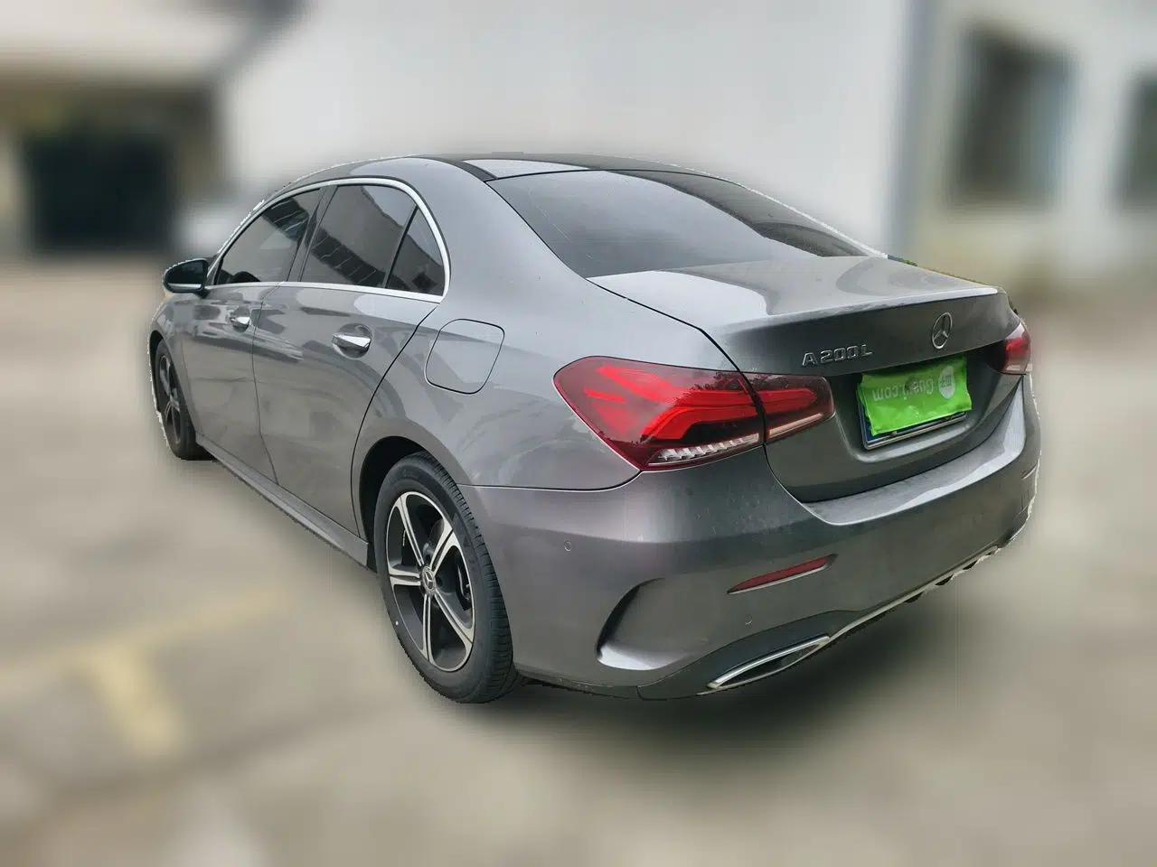 Mercedes-Benz A-Class 2022 Second Facelift A 200 L Sport Sedan Fashion Version — миниатюра 4