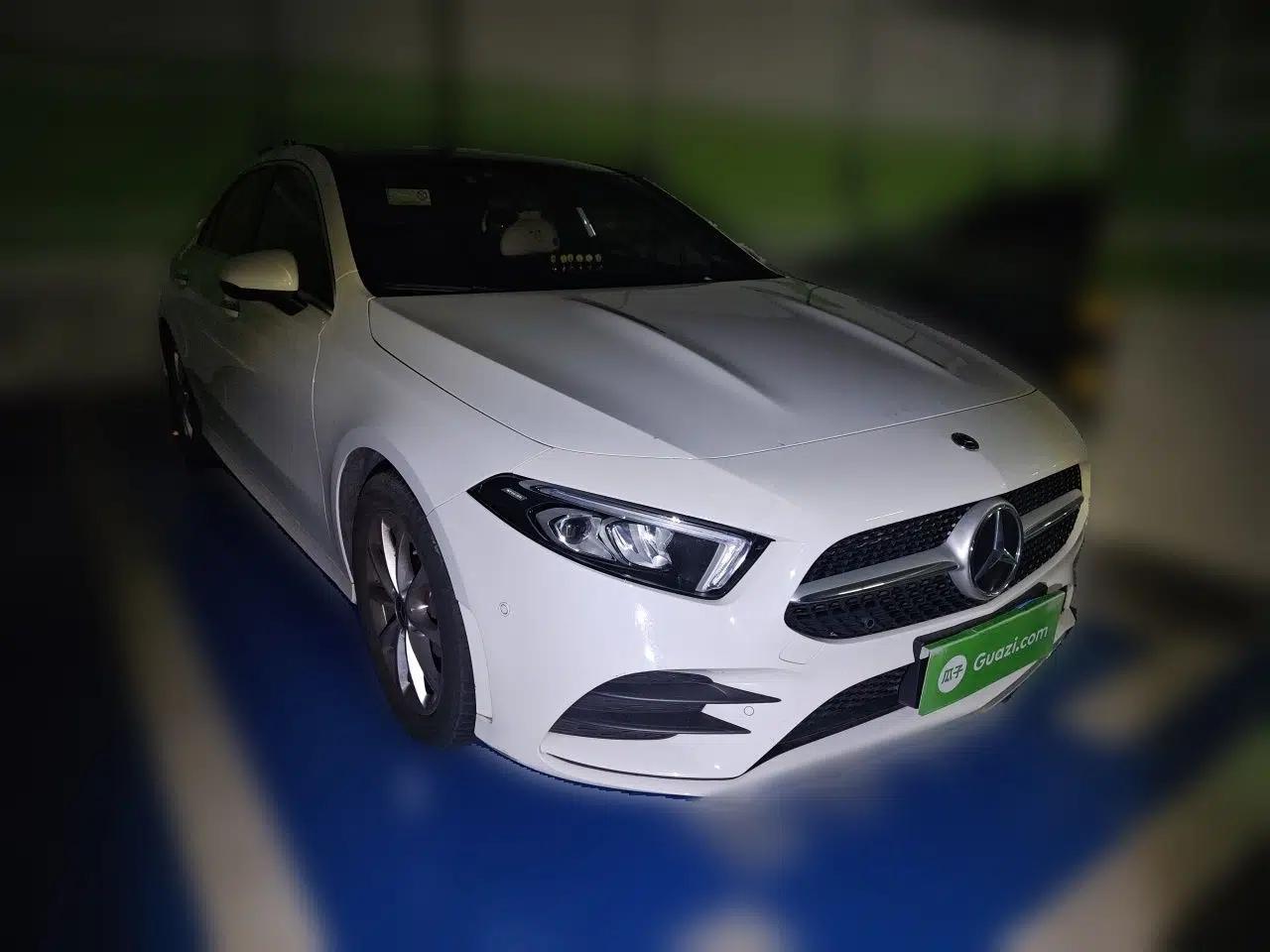 Mercedes-Benz A-Class 2022 Restyled A 200 L Sport Sedan Fashion Version — миниатюра 3