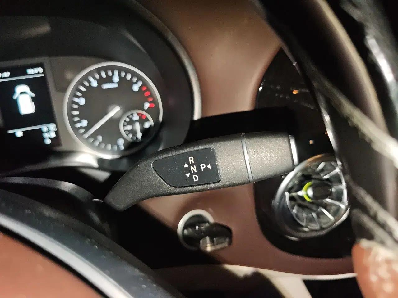 Mercedes-Benz Vito 2023 2.0T Elite Version 7 Seats — миниатюра 14