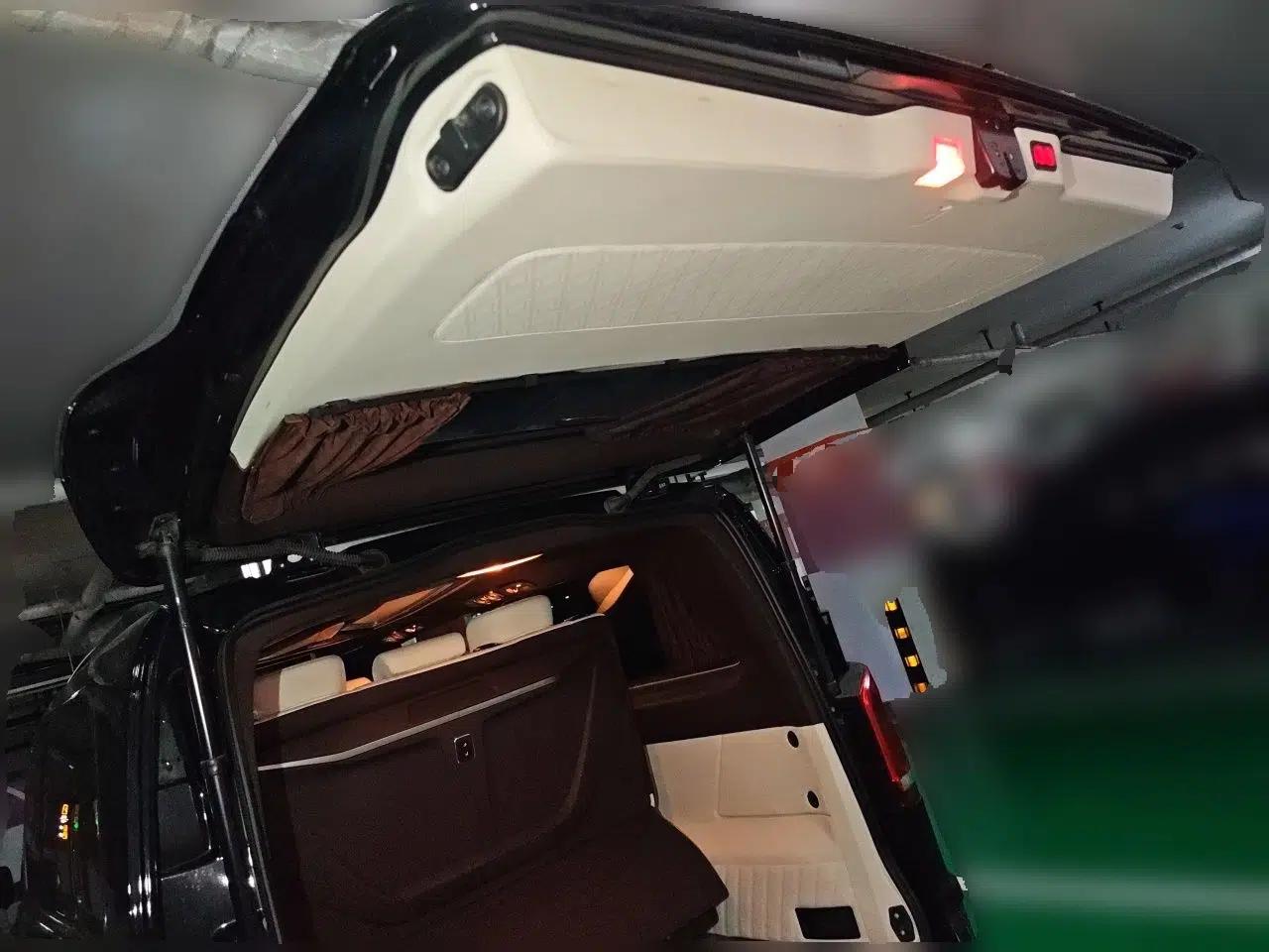 Mercedes-Benz Vito 2023 2.0T Elite Version 7 Seats — миниатюра 19