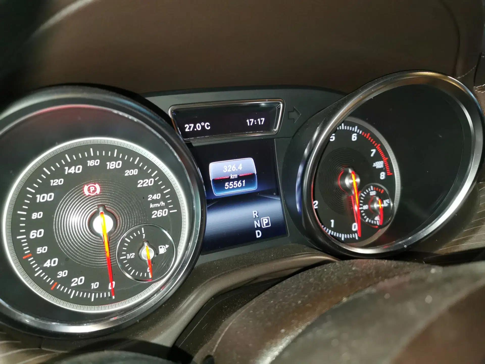 Mercedes-Benz GLE 2018 GLE 320 4MATIC Dynamic Edition Collector's Edition — миниатюра 12