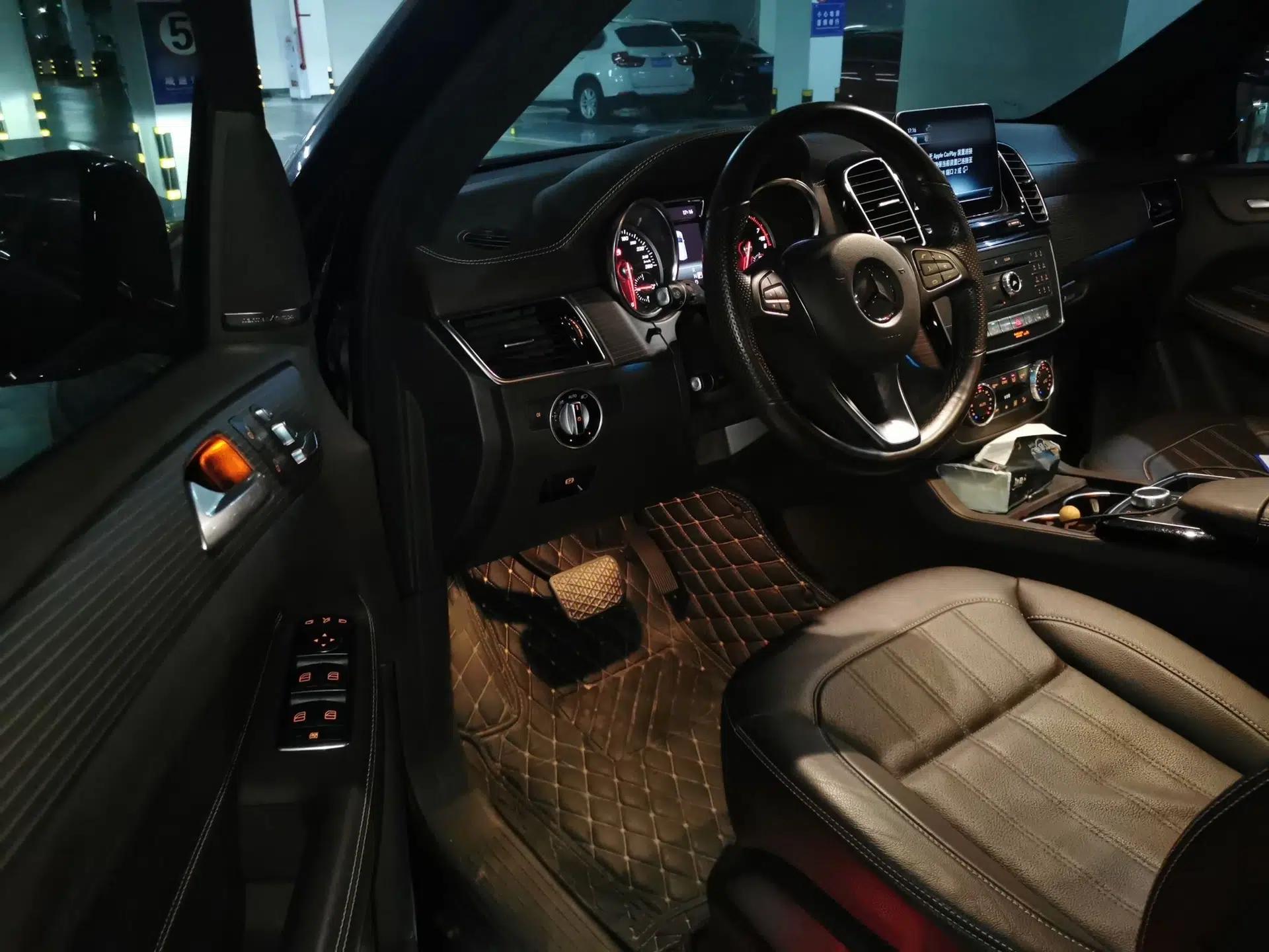 Mercedes-Benz GLE 2018 GLE 320 4MATIC Dynamic Edition Collector's Edition — миниатюра 16
