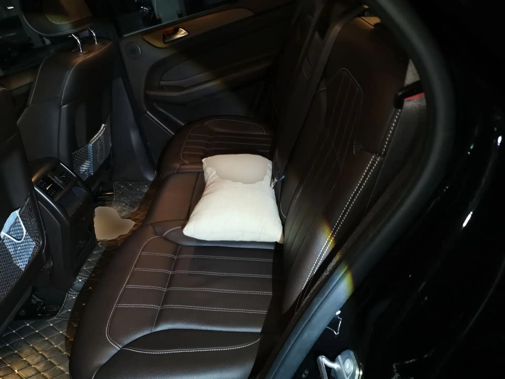 Mercedes-Benz GLE 2018 GLE 320 4MATIC Dynamic Edition Collector's Edition — миниатюра 17