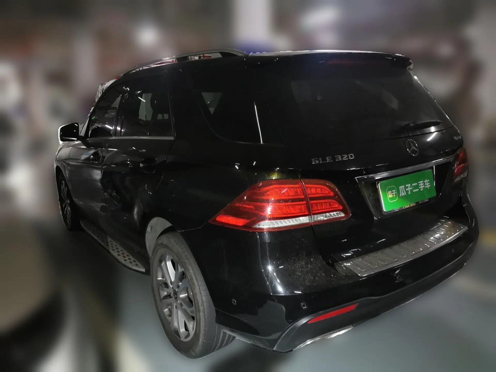 Mercedes-Benz GLE 2018 GLE 320 4MATIC Dynamic Edition Collector's Edition — миниатюра 4