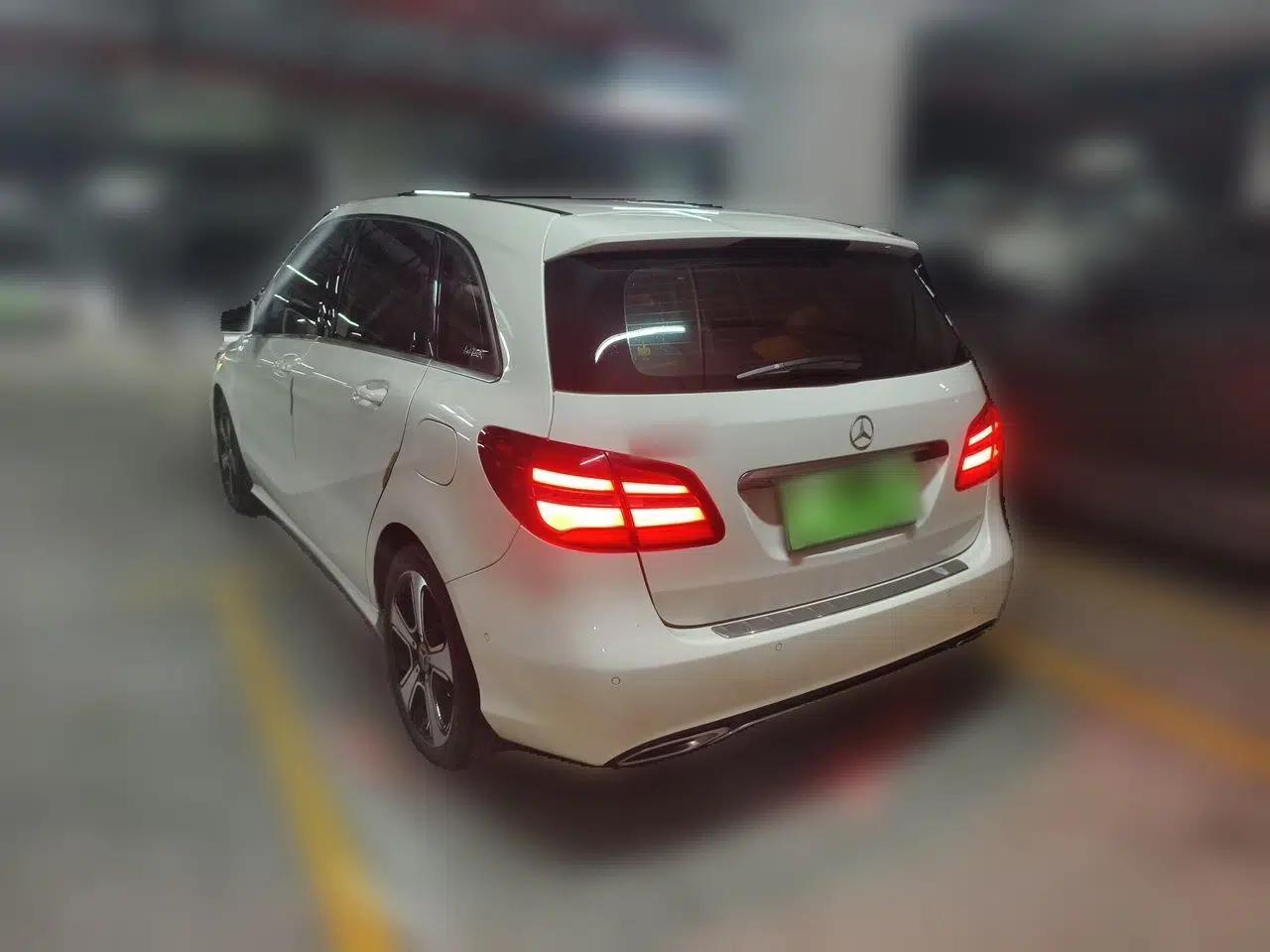 Mercedes-Benz B-Class 2018 B 200 Fashion Model — миниатюра 4