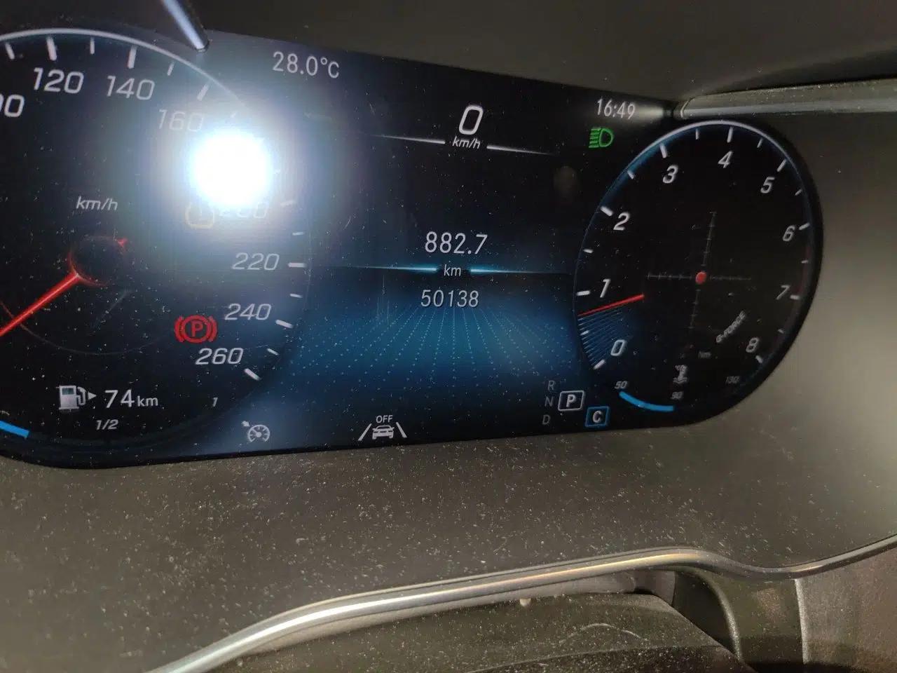 Mercedes-Benz GLC Coupe 2022 Refreshed GLC 300 4MATIC Coupe SUV — миниатюра 12