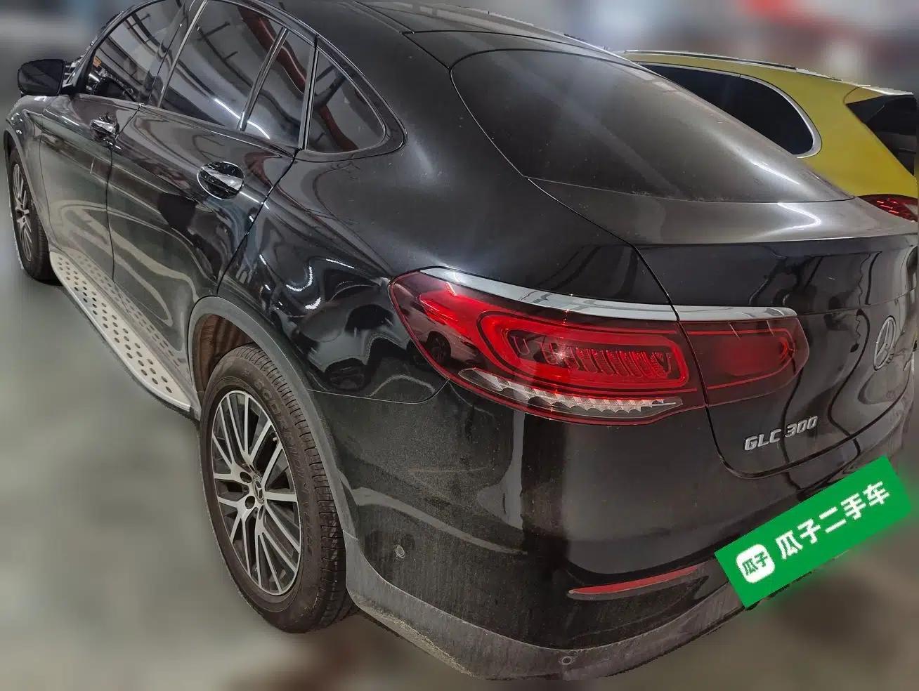 Mercedes-Benz GLC Coupe 2022 Refreshed GLC 300 4MATIC Coupe SUV — миниатюра 4