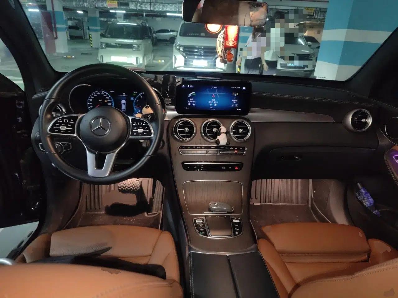 Mercedes-Benz GLC Coupe 2022 Refreshed GLC 300 4MATIC Coupe SUV — миниатюра 9