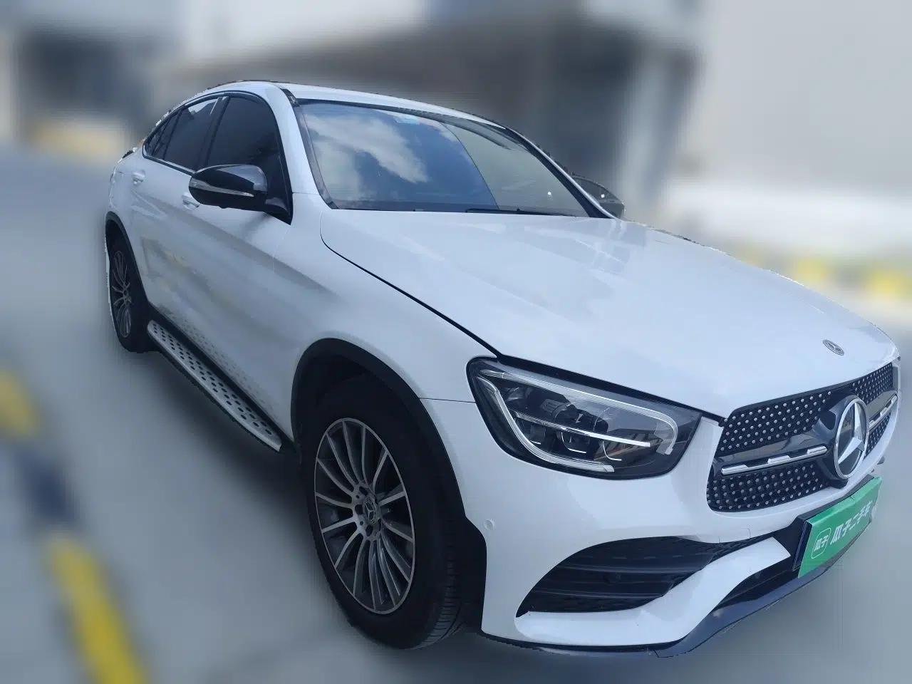 Mercedes-Benz GLC Coupe 2020 GLC 260 4MATIC Coupe SUV — миниатюра 3