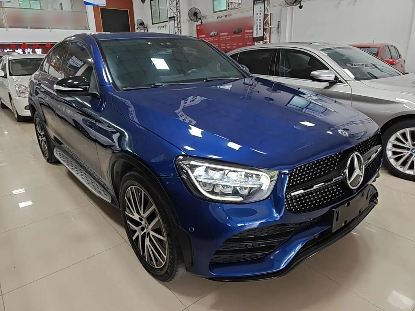 Mercedes-Benz GLC Coupe 2020 GLC 300 4MATIC Coupe SUV — миниатюра 3