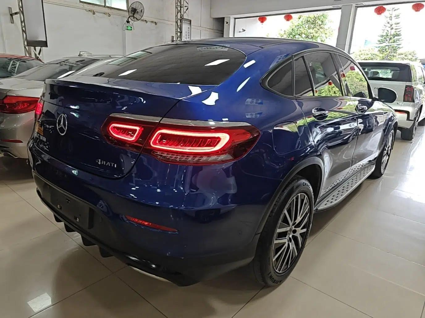 Mercedes-Benz GLC Coupe 2020 GLC 300 4MATIC Coupe SUV — миниатюра 6