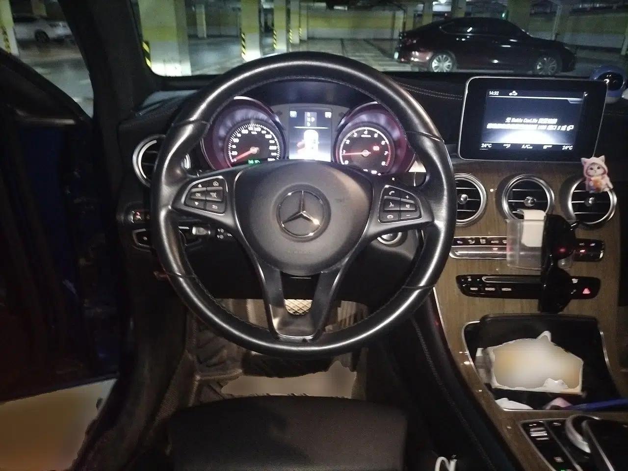 Mercedes-Benz GLC Coupe 2019 GLC 260 4MATIC Coupe SUV — миниатюра 10