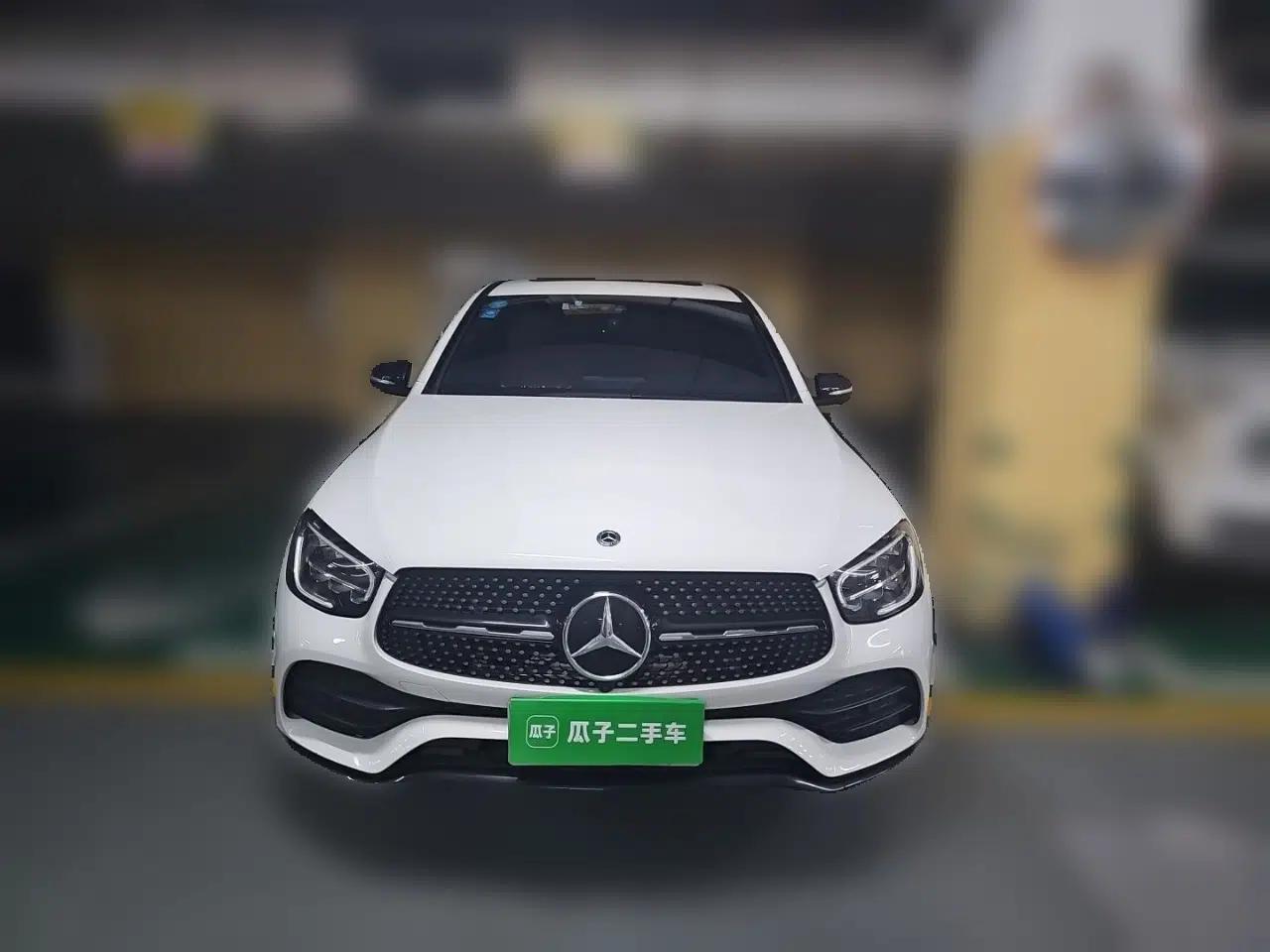 Mercedes-Benz GLC Coupe 2020 GLC 300 4MATIC Coupe SUV — миниатюра 2