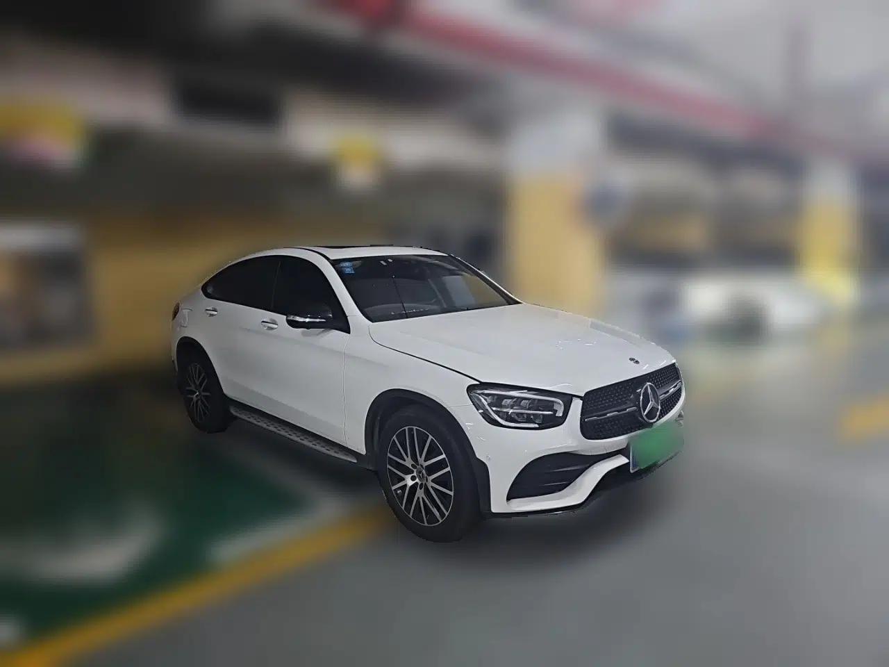 Mercedes-Benz GLC Coupe 2020 GLC 300 4MATIC Coupe SUV — миниатюра 3