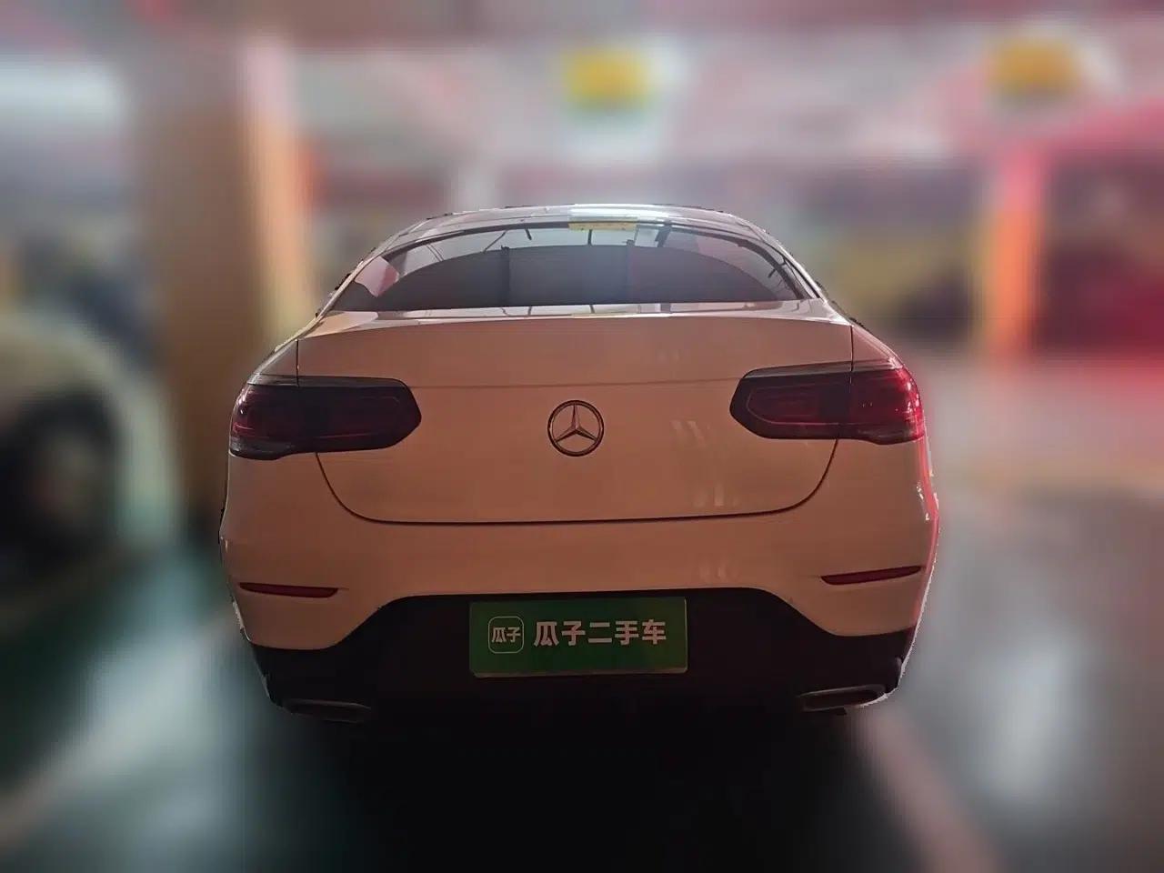 Mercedes-Benz GLC Coupe 2020 GLC 300 4MATIC Coupe SUV — миниатюра 5