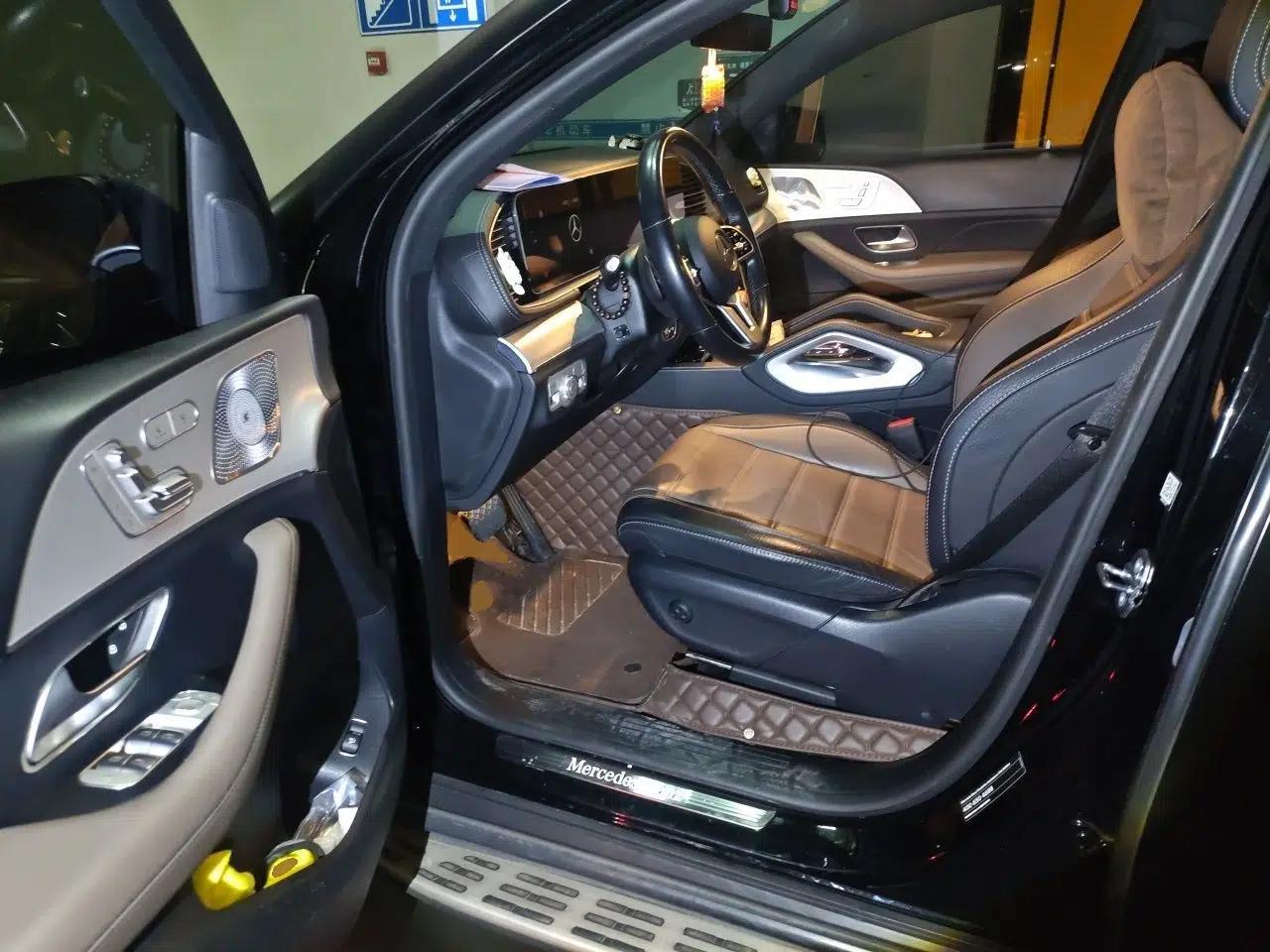 Mercedes-Benz GLE Coupe 2020 GLE 450 4MATIC Coupe SUV Fashion Model — миниатюра 16