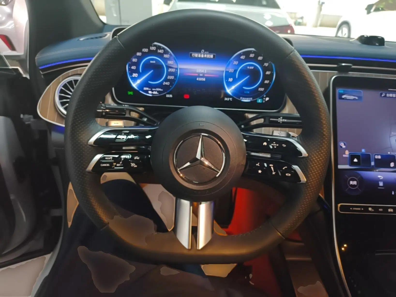 Mercedes-Benz EQE 2022 350 Luxury Edition — миниатюра 20