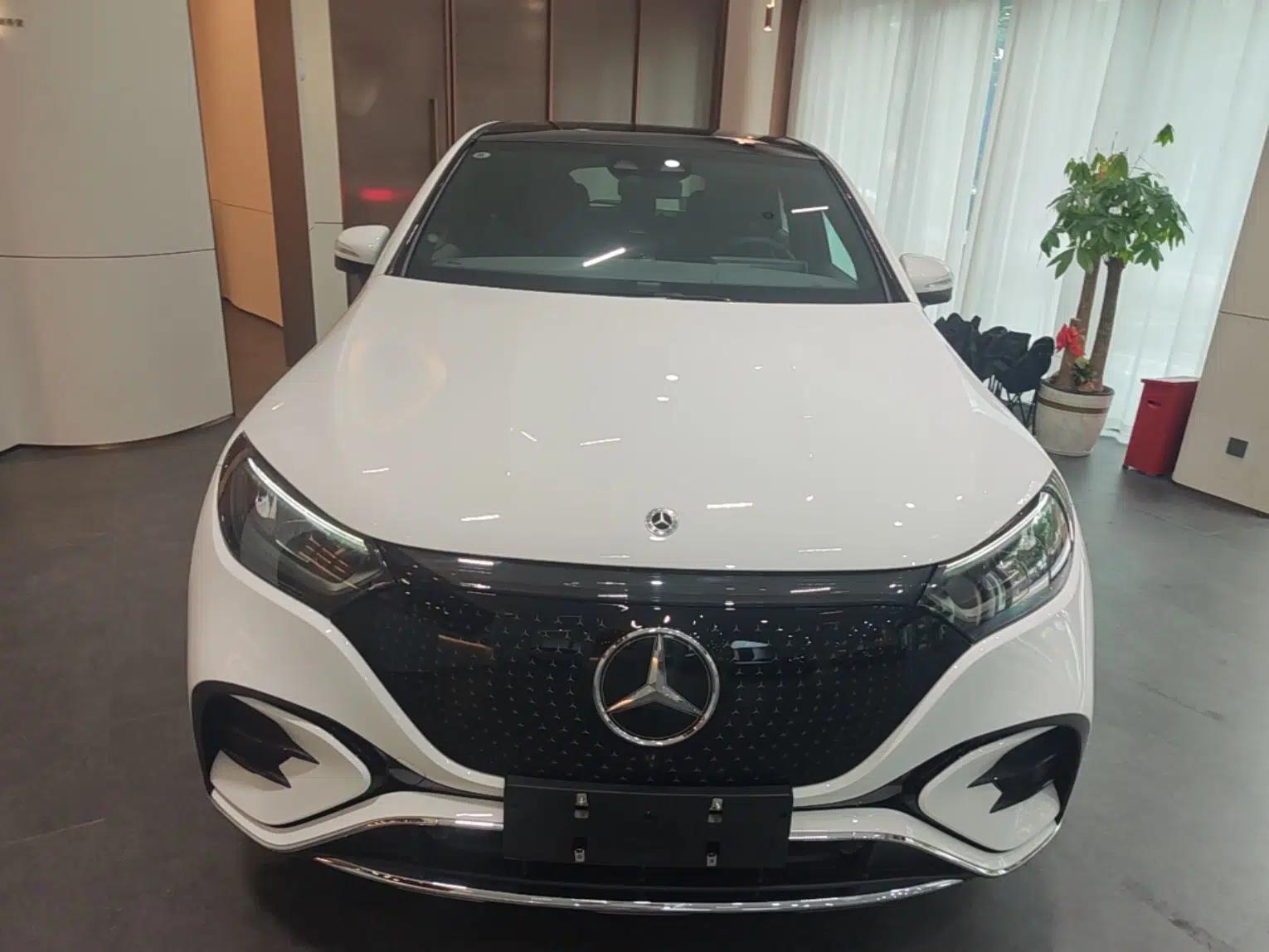 Mercedes-Benz EQE SUV 2024 500 4MATIC Luxury Edition — миниатюра 2