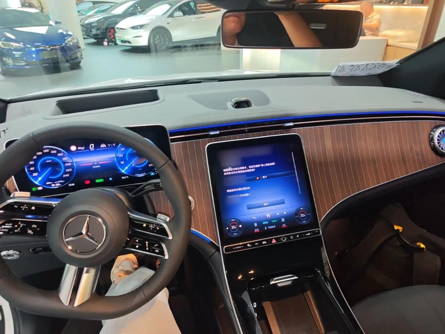 Mercedes-Benz EQE SUV 2024 500 4MATIC Luxury Edition — миниатюра 17