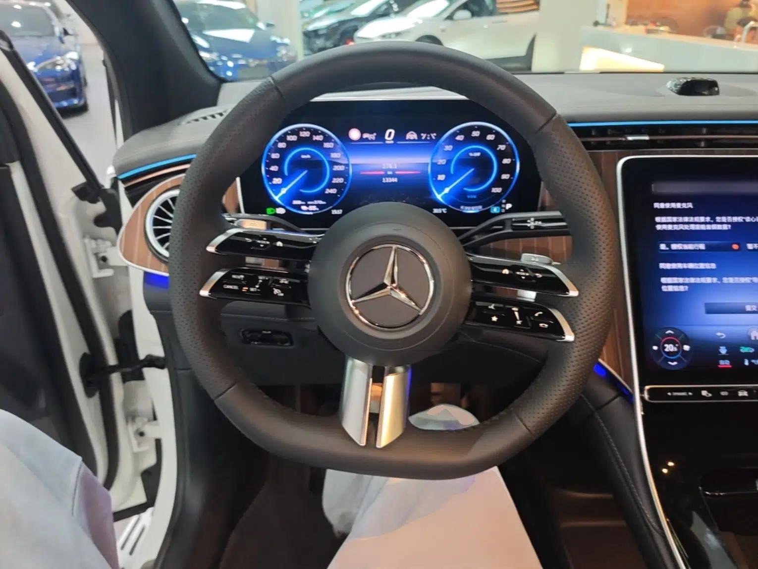 Mercedes-Benz EQE SUV 2024 500 4MATIC Luxury Edition — миниатюра 18