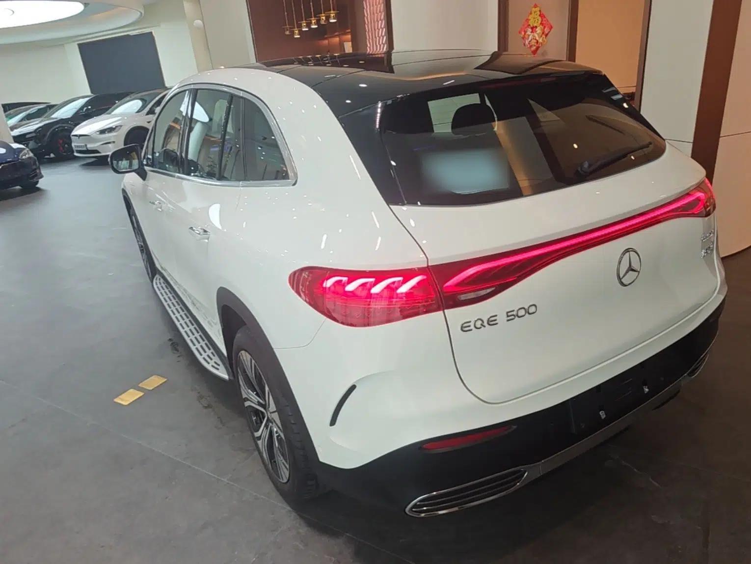 Mercedes-Benz EQE SUV 2024 500 4MATIC Luxury Edition — миниатюра 4