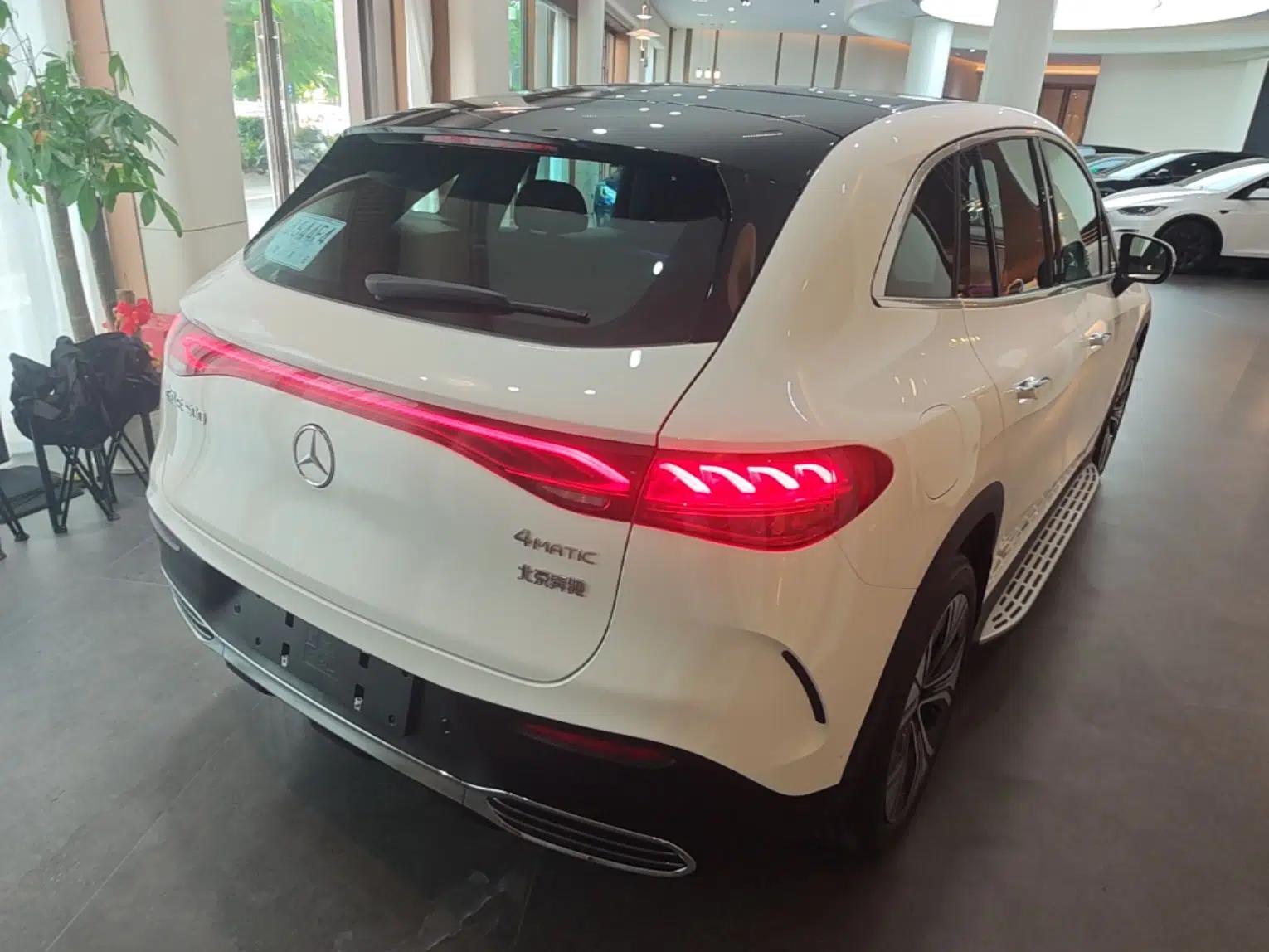 Mercedes-Benz EQE SUV 2024 500 4MATIC Luxury Edition — миниатюра 6