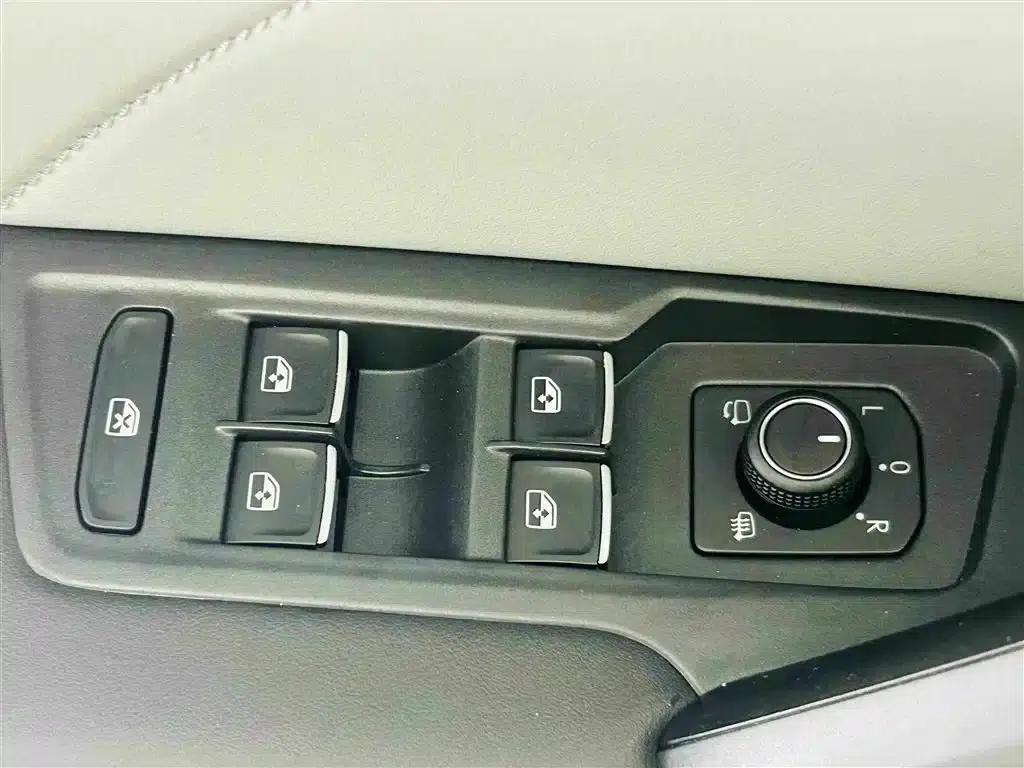 Tayron 2023 330TSI 2WD R-Line High-Performance Edition — миниатюра 18