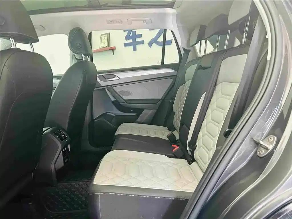 Tayron 2023 330TSI 2WD R-Line High-Performance Edition — миниатюра 22