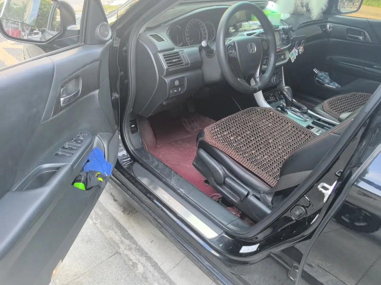 Honda Accord 2014 2.0L LX Comfort Edition — миниатюра 16