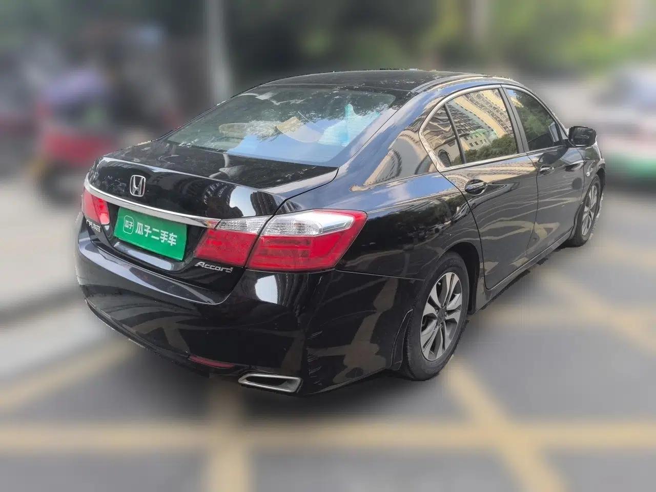 Honda Accord 2014 2.0L LX Comfort Edition — миниатюра 6
