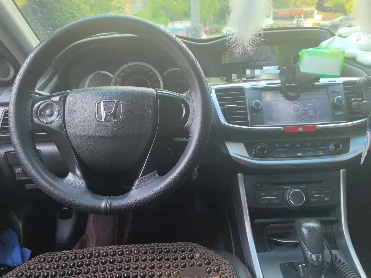 Honda Accord 2014 2.0L LX Comfort Edition — миниатюра 9