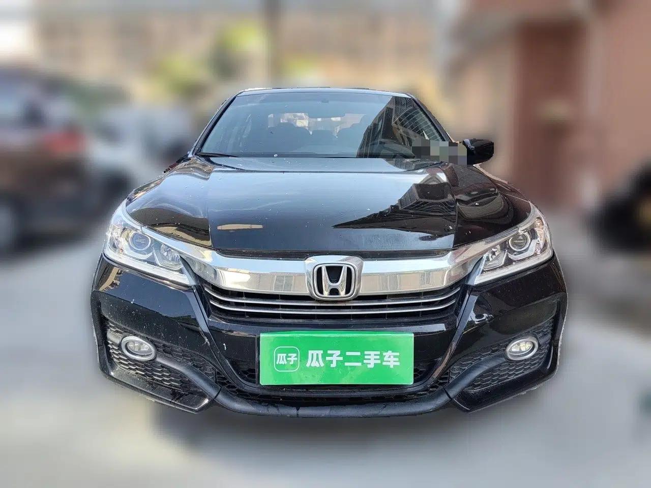 Honda Accord 2016 2.0L Elite Edition — миниатюра 2