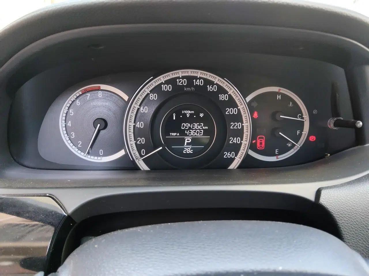 Honda Accord 2016 2.0L Elite Edition — миниатюра 11