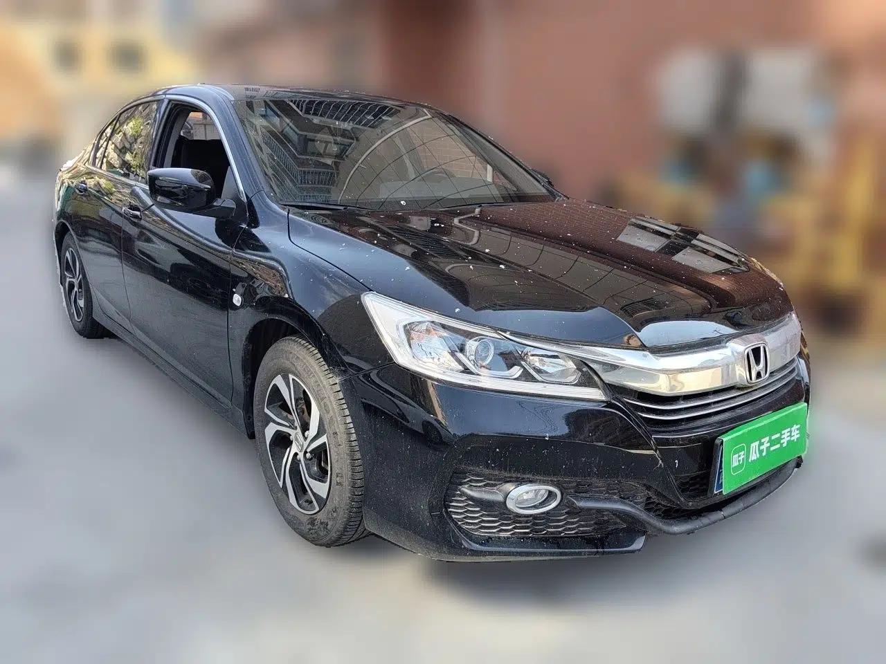 Honda Accord 2016 2.0L Elite Edition — миниатюра 3